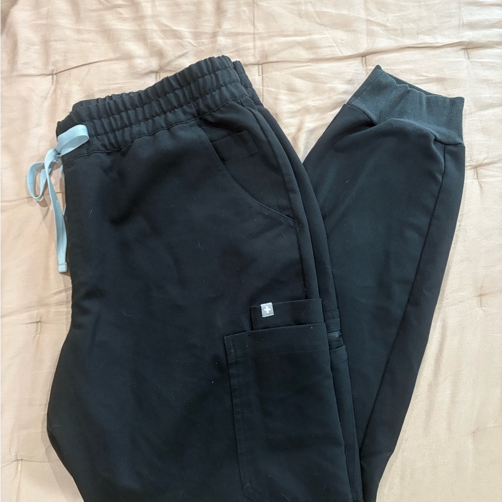 Figs Women's Uman Jogger Scrubs